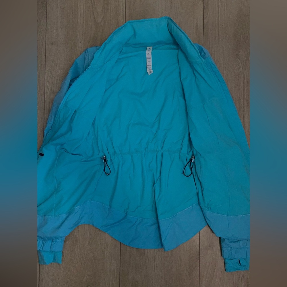 Lululemon jacket - Picture 5 of 10